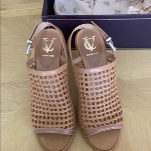 Vince CAMUTO Vi-Peeka Sandel